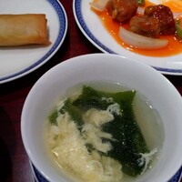 中国料理 桃花林 - セット730円
                    ご飯、スープ、春巻、ターサイ
