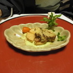 四季亭 - 牛フィレ肉を枝豆のソースで食す　一気に純和風になるから不思議だ　　タケノコと肉でソースを挟みいただく　3重奏ですかね、おもしろい食感と味わい