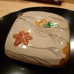 日本料理　百屋 - 造り（もみじ柄がいいですね～）