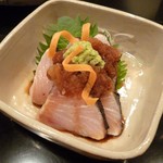 日本料理　百屋 - 造り（ブリのタタキ・大根おろしとわさび）