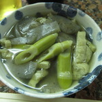 横田酒店 - 破竹と薄揚げ、こんにゃく煮物 250円　(2021.10)