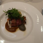 天然真鯛と海老のとパンチェスターのルーロートマトのコンディマンとタプナードソース