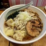 麺処みなみ - 醤油ラーメン　ワンタントッピング　900円