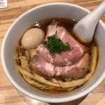 罪なきらぁ麺 - 「スペシャル醤油らぁ麺」（1,030圓）。