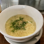 Sumibi Yaki Taiga - 和牛ローストビーフ丼(玉子スープ)