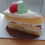 パティスリー ラ セディーユ - 苺のショートケーキ