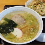 Tsukushi - 塩ラーメンとニンニク炒飯