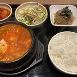 Kankoku Ryouri Puyo - スンドゥブチゲ定食