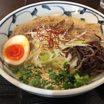 うどん馳走 山石土平 - 炙り叉焼のとんこつ味噌うどん