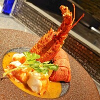 渋谷鉄板焼きOKANOUE - イセエビの鉄板焼きは、エビがぷりっぷり(๑>ڡ<๑)