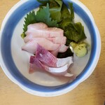 活魚料理 びんび家 - ハマチのお刺身