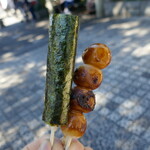 甘味茶房 かすが - みたらし・いそべ各150円