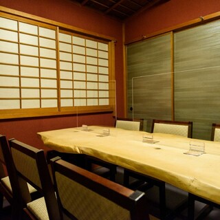 ◆接待や会食に使える個室席完備