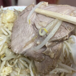 ラーメン二郎 - ブタ