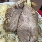 ラーメン二郎 - ブタ