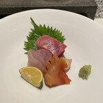 Tenkoma - マグロ赤身、赤貝、キジハタ（地元、歯ごたえ良い）