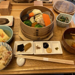 八百一本館 - きょうの限定お昼ごはん（税込 1,380円）評価＝◎