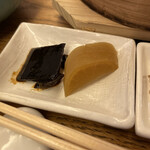 八百一本館 - きょうの限定お昼ごはん（税込 1,380円）評価＝◎:漬物