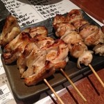 炭火焼とり えんや - 軟骨と、右側がフリソデ