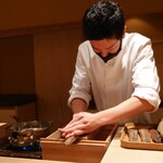 伯雲 - 本枯節を削る坂本店主