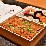 崎陽軒 - 料理写真:ハロウィン限定 黒炒飯弁当@税込930円