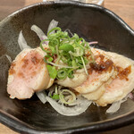 益や酒店 - 蒸し鶏の香味ダレ（税込 660円）評価＝○