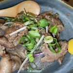 益や酒店 - 牛スジに込み（税込 550円）評価＝◎