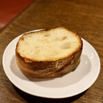 ビストロラドレ - 自家製パン