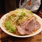 濃菜麺 井の庄 - 野菜大盛りこんもり♪なんか叉焼が分厚くなってる