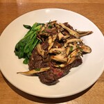 スガハラ - ニュージーランド 牛リブロースのグリル + 秋田 原木舞茸 + 米沢 ほうれん草