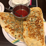 ARIANA Restaurant - ボラニ(韮)とマーストヒヤール