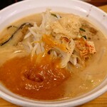 旨辛ラーメン 表裏 - 