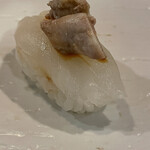 鮨 波づき - かわはぎ　肝乗せ