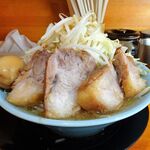 ラーメン 盛太郎 - チャーシュー麺（野菜マシマシ）840円