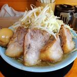 ラーメン 盛太郎 - チャーシュー麺（野菜マシマシ）840円