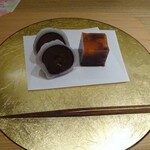 汐見 - 紅葉の羊羹とピオーネの大福