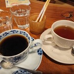 茶房 とみや - アメリカン(セット価格250円)と紅茶(セット価格250円)