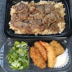 ほっともっと - 料理写真:ファミリーステーキガーリックライス+プラスサラダ海鮮ミックスフライ(おかずのみ)