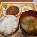 カフェ 周 - 汁定食(ハンバーグ)