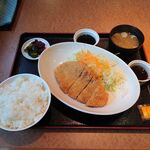 ミルクホール - ロースカツ定食 税込900円