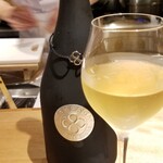 馳走 啐啄一十  - お酒①インフィニット・エイト・アルティメイト・リミテッド2003(シャンパーニュ、フランス)
      葡萄品種:ピノ・ノワール60%、シャルドネ40%
      シリアルナンバー057/888