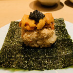 鮨 由う - ・港区巻き
      （北海道産ずわい蟹とバフンウニ
      　由うオリジナルキャビアのせ）