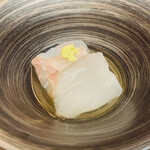 鮨 由う - ・平目煎り酒で