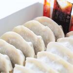 目黒 ぎょうざ 宝舞 - 料理写真:新鮮♪生ぎょうざ