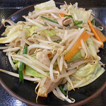 極楽湯 - たっぷり肉野菜炒め　580円