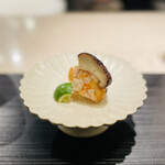 蓮心 - 神山椎茸と車海老の蒸し物