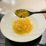 蓮心 - 上海蟹とフカヒレのスープ