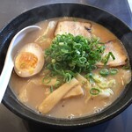 香香餃子ラーメン - 醤油風＋白菜炒めラーメン