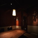 Kutsurogiumasakekakoiya - ６名様用の椅子席の個室です。気の合う仲間との語らいにぴったりのお部屋です。