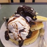 えげつないバナナチョコクリームホットケーキ